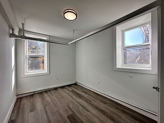 3rd image of 34 Clifton Pl #21E