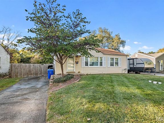 2nd image of 25 La Venta Dr