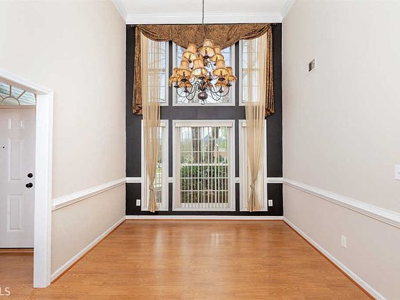 4th image of 350 Brook Hollow Dr