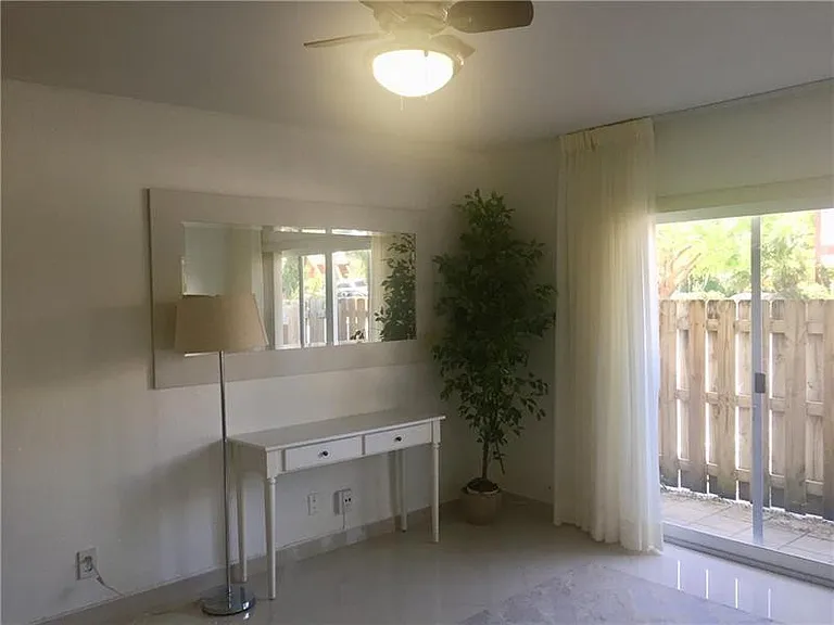 3220 NE Bayview Dr #102 — Photo 23
