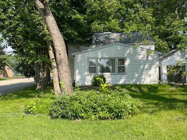 1824 16th Ave, Sterling, IL 61081