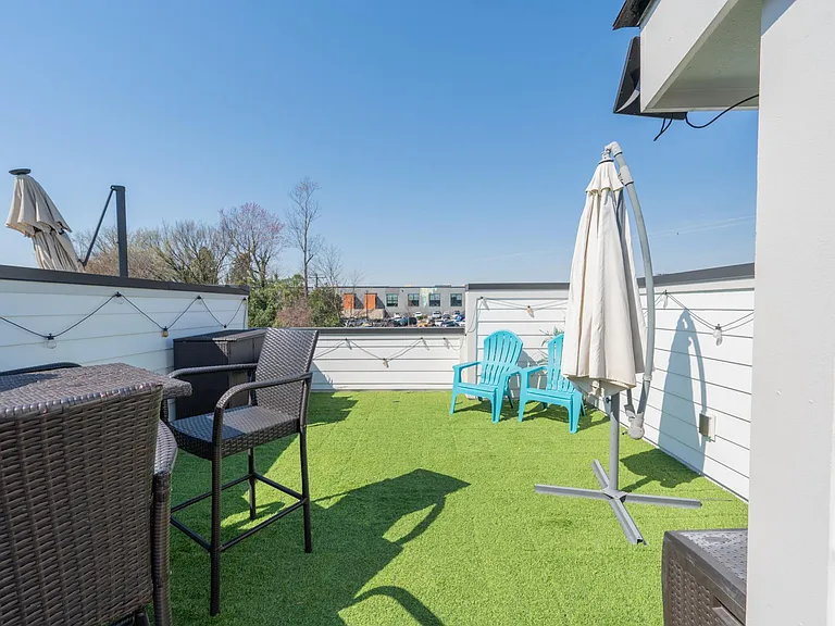 1112 Wesley Terrace Ave — Photo 4