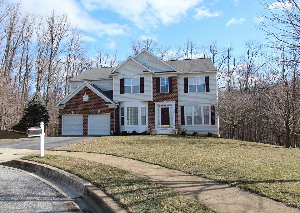 1st image of 6 Hagley Ln