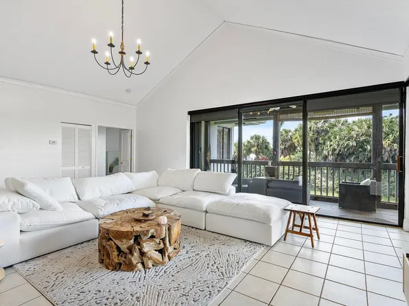 19213 Sabal Lake Drive, Boca Raton, FL 33434
