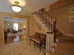 90 Magna Dr, Gillette, NJ 07933