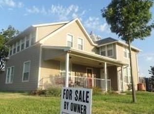 303 N Oak St, Muenster, TX 76252