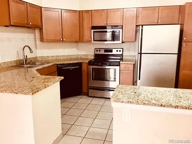 1625 Larimer St #1604 — Photo 9