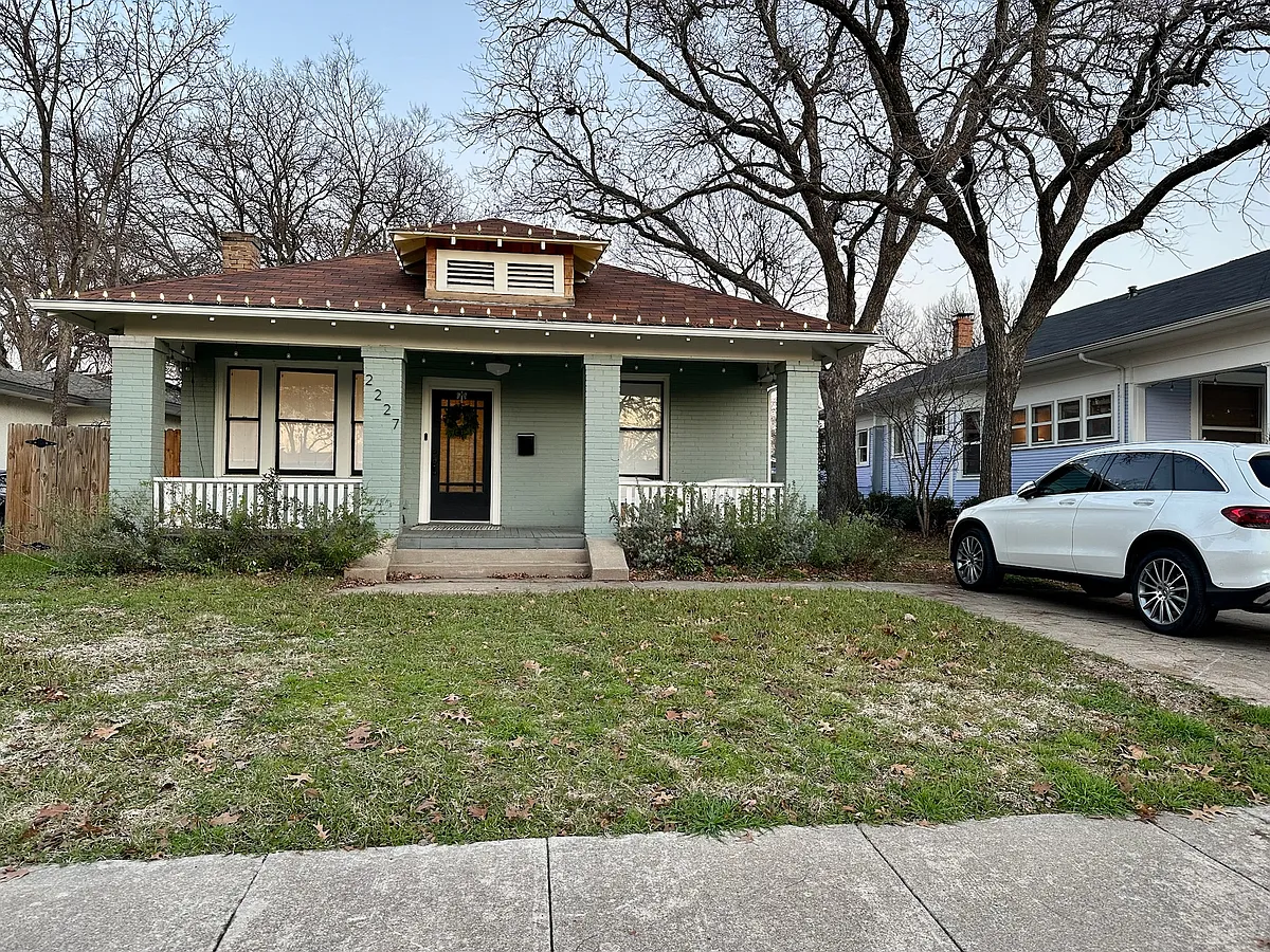 Front of house with driveway - 2227 Fairmount Ave