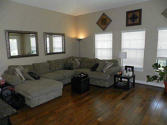 4th image of 6057 Yale Village Dr