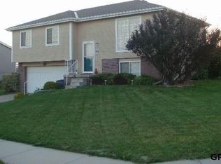 120 Citadel Dr, Papillion, NE 68133