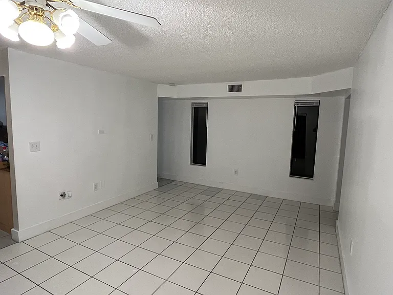 1820 W 53rd St #414 — Photo 16