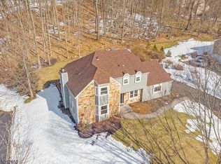 77 Knob Hill Rd, Hackettstown, NJ 07840