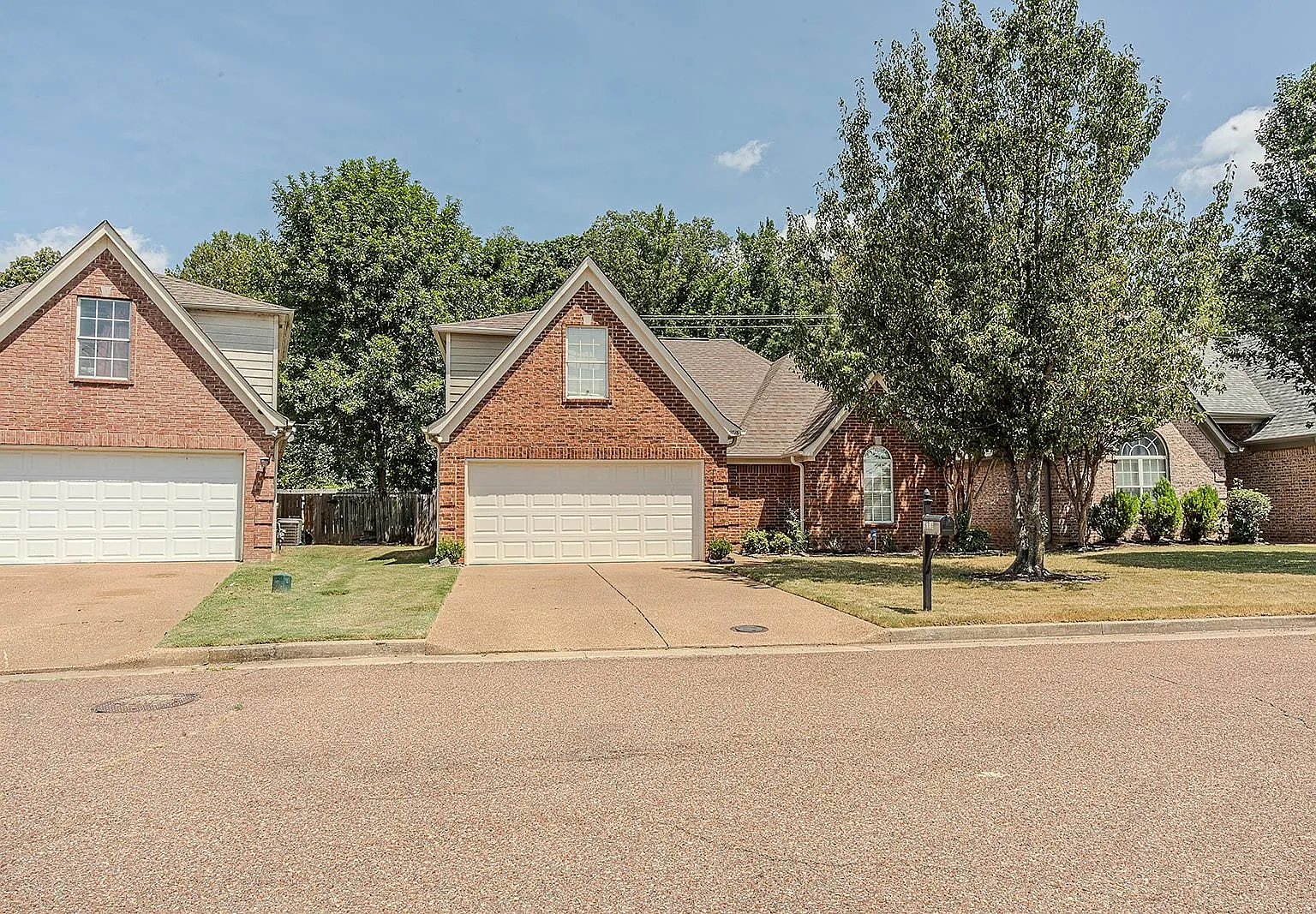 4 bed, 2.0 bath, 1863 sqft, $2,150 — Photo 3