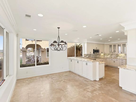 2nd image of 1171 Sunset Cliffs Blvd