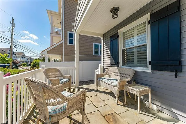 3 bed, 1088 sqft, $39,000 — Photo 2
