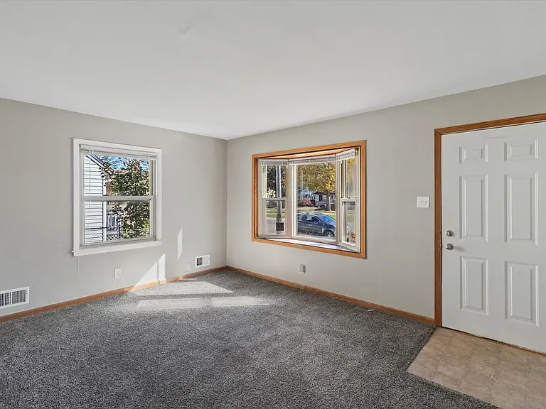 7928 W Grantosa Dr — Photo 2