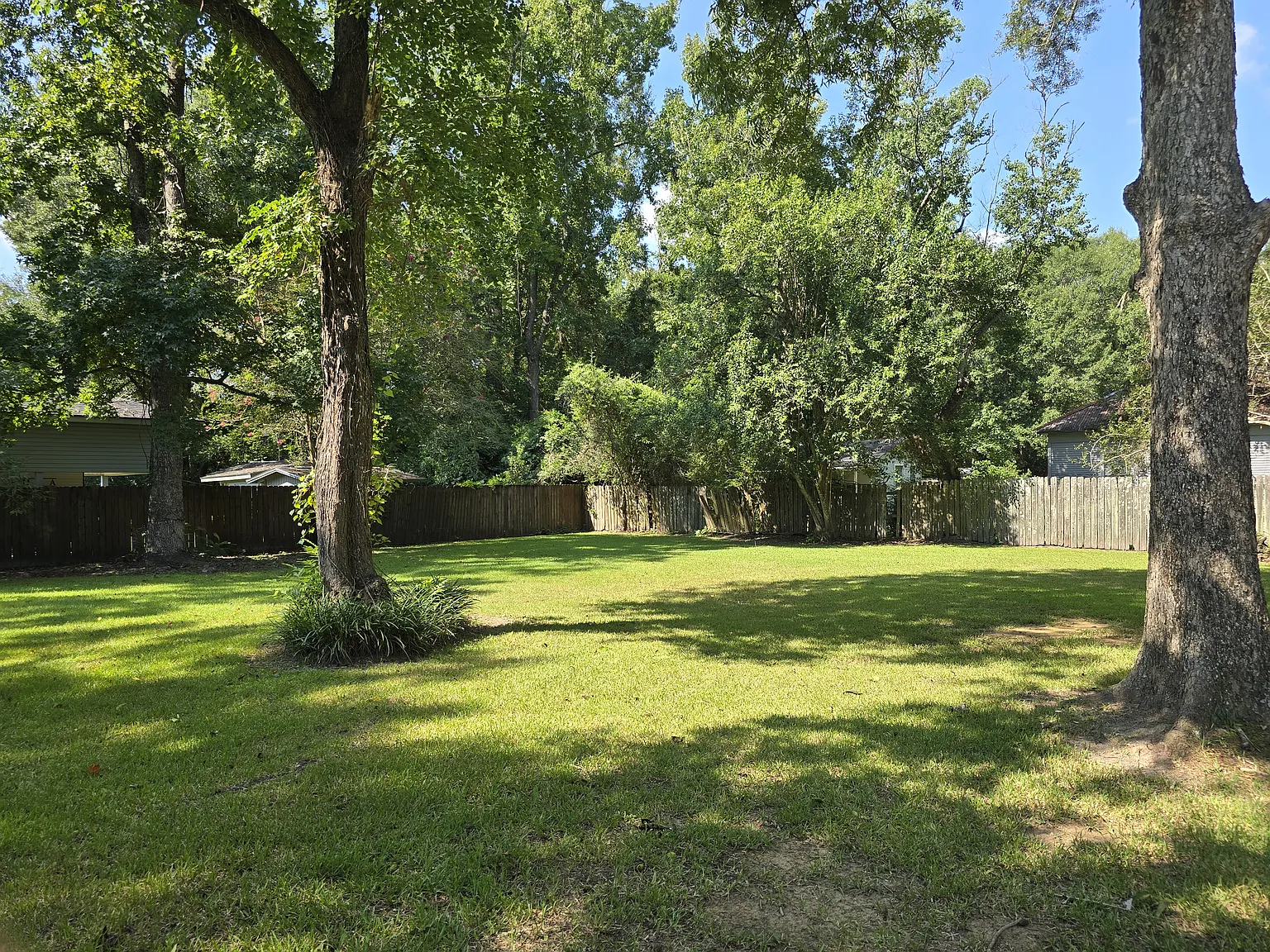 3 bed, 1800 sqft, $1,350 — Photo 2