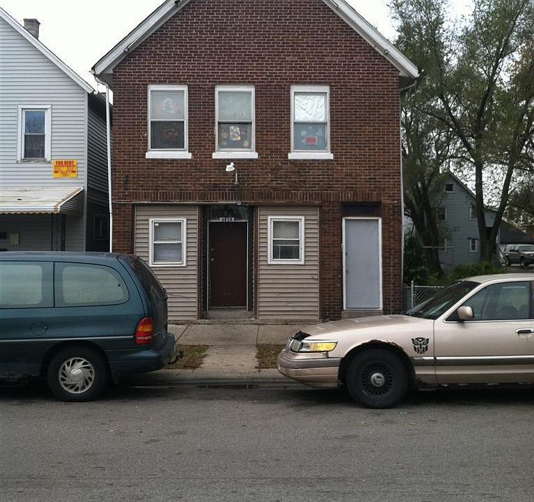 1st image of 4858 Northcote Ave