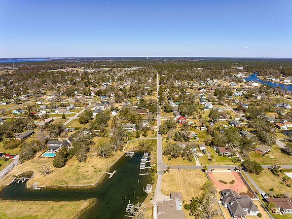 2nd image of 315 Yaupon Dr