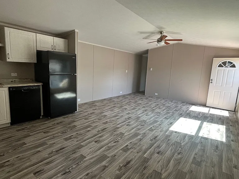 4144 Thomas St — Photo 11