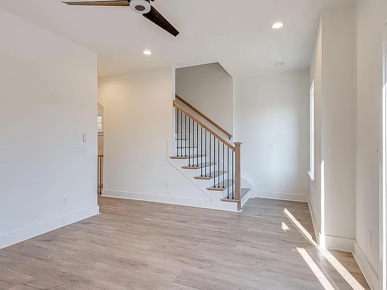 417 Lellyett Ave — Photo 10