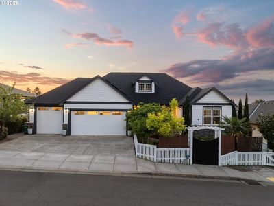 199 SW Alder St, Dundee, OR, 97115