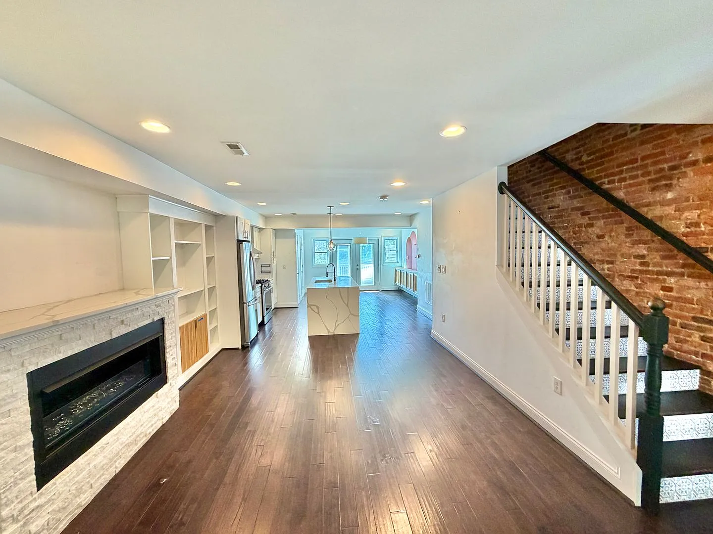 Precious Petworth Modern Renovated 4 Bedroom 3.5 Bath Townhome with Parking — Photo 3