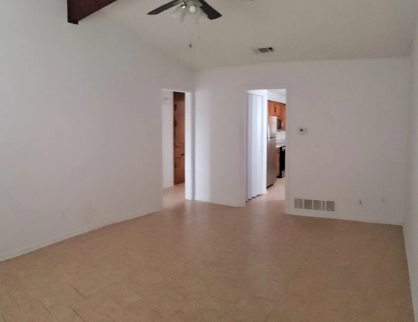 2 bed, 850 sqft, $895 — Photo 2