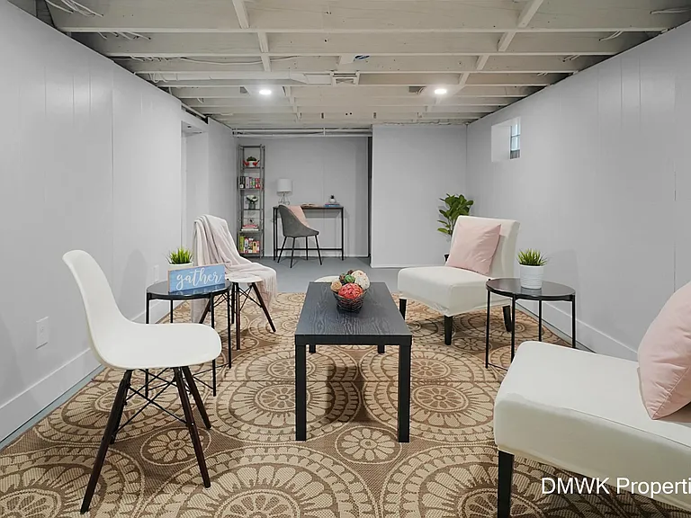 Lower Level - Entertainment Area