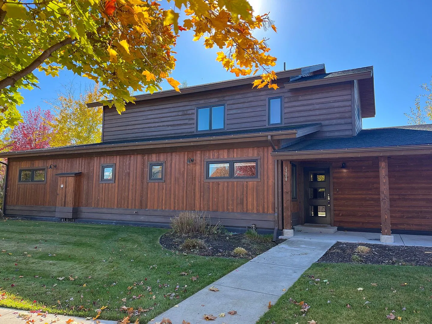 3 Bedroom Unfurnished Whitefish Townhouse — Photo 2