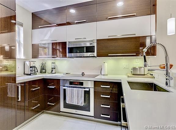 3rd image of 2524 SW 14th Ave APT 901