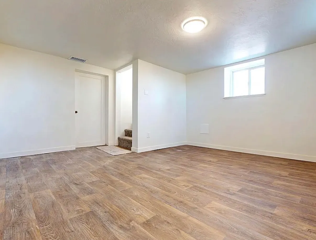 3 bed, 1700 sqft, $2,095 — Photo 1