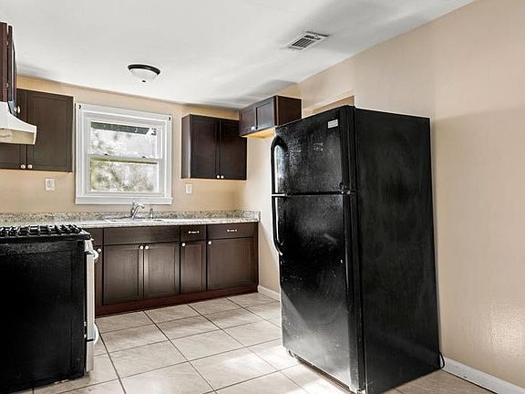 3rd image of 19349 Wakenden St