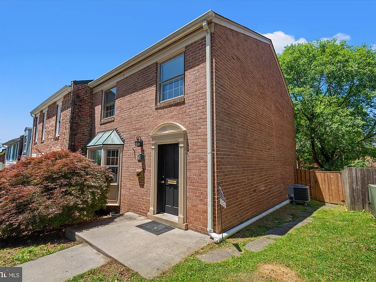 1026 N Pelham St — Photo 2