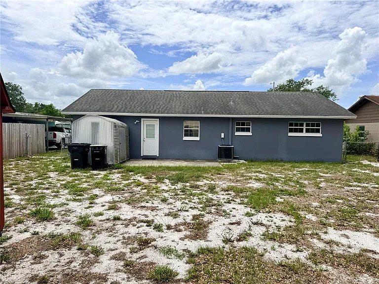 506 Holt Cir — Photo 8