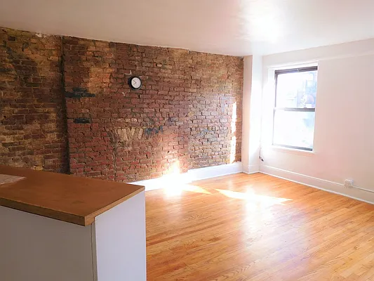 Rented by Renetta Real Estate | media 4