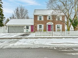 1 Hoover Rd, Rochester, NY 14617
