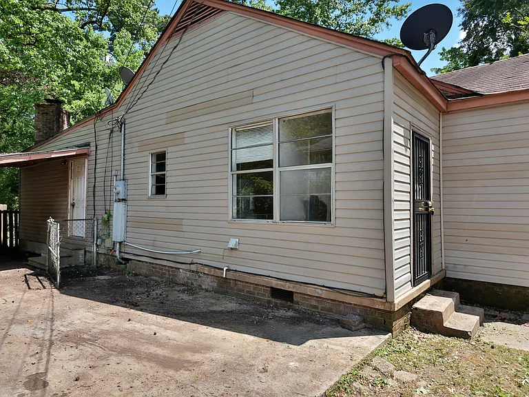127 Barbara Ave — Photo 18