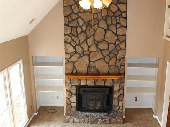4th image of 45 Leah Dr