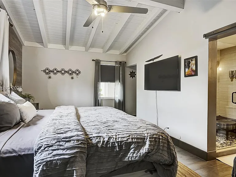 1521 SW 5th Ct — Photo 13