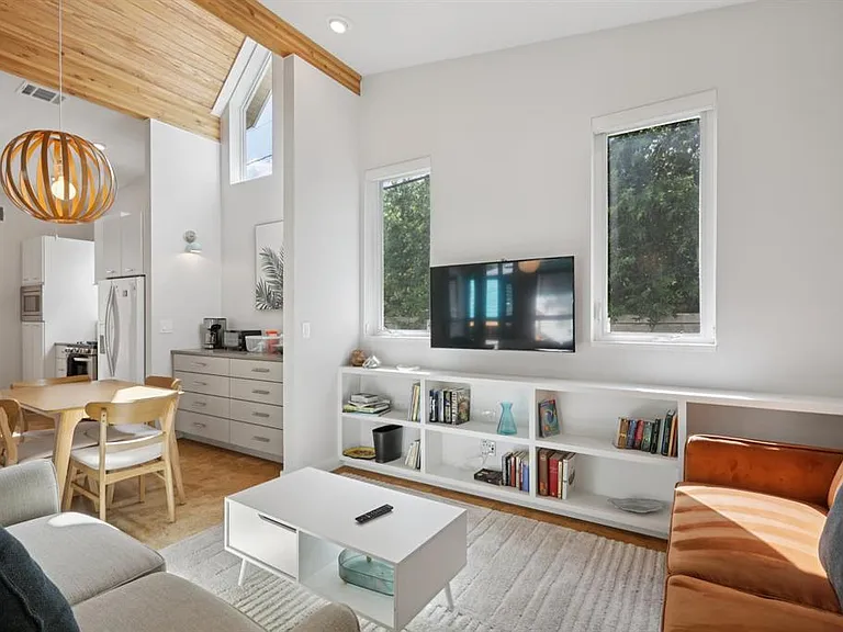 3901 Cherrywood Rd #B — Photo 5