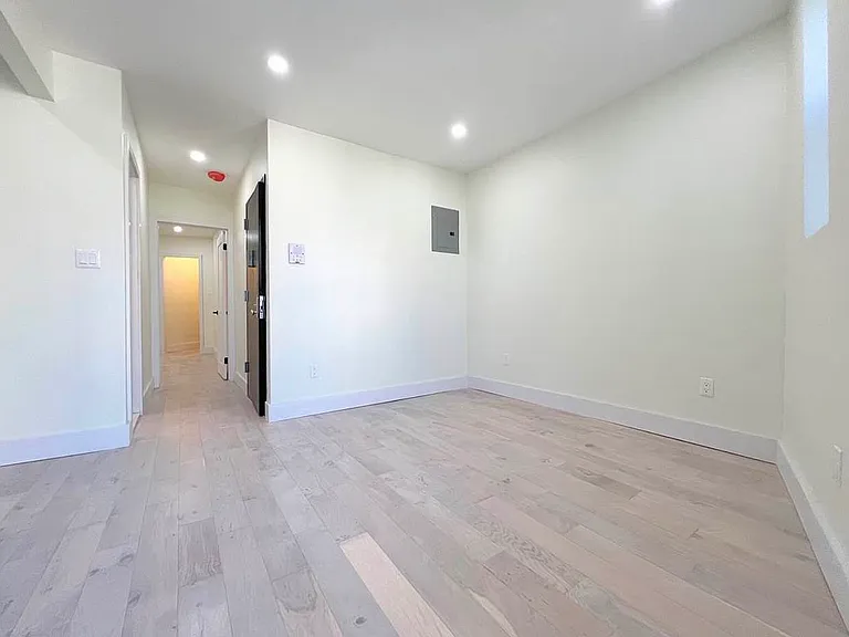 2112 Regent Pl #2W — Photo 3
