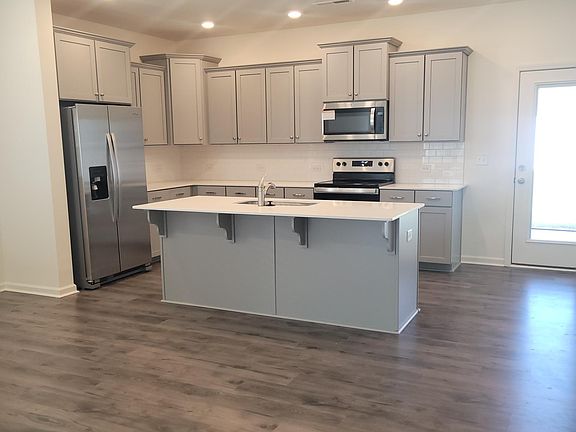 5th image of 69 Curling Creek Dr