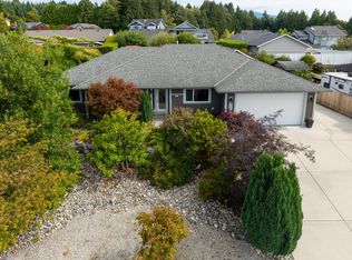 4784 Tamarack Pl, Sechelt, BC V7Z 0E8