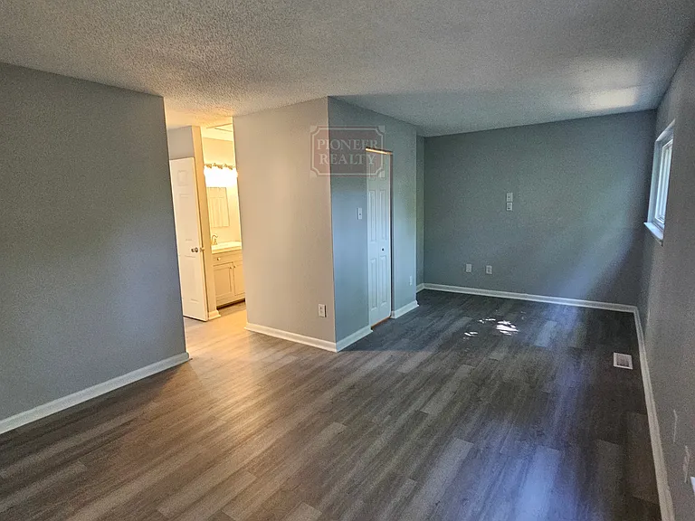 1827 Ivystone Dr — Photo 30