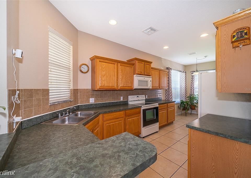 1st image of 4854R Battaglia Blvd