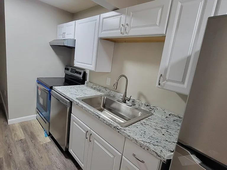 162 Columbus St #1 — Photo 7