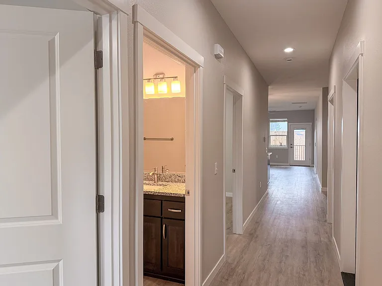 5534-5564 Skyline Rd S — Photo 120