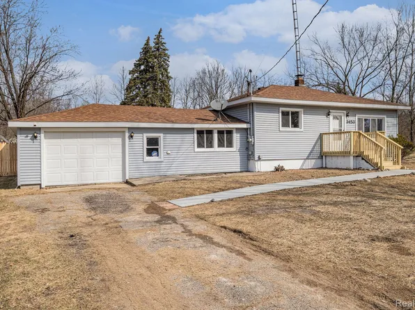 3453 E Baldwin Rd, Grand Blanc, MI 48439