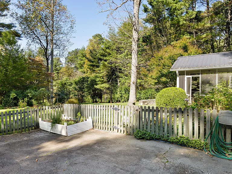 321 Vanderbilt Rd — Photo 34